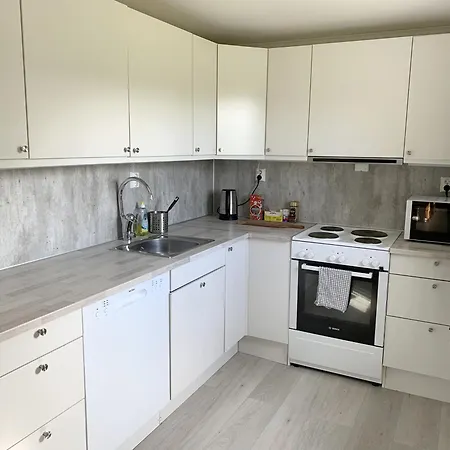 아파트 Moderne Og Familievennlig Sokkelleilighet For Opptil 6 Personer, Gratis Parkering & Elbillading *