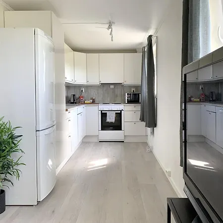 아파트 Moderne Og Familievennlig Sokkelleilighet For Opptil 6 Personer, Gratis Parkering & Elbillading